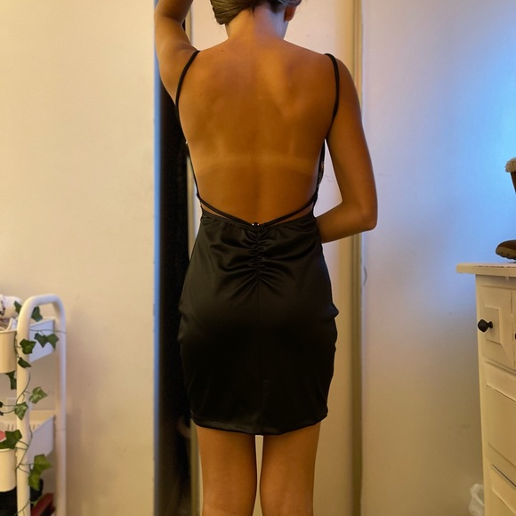 Black silk like dress - Picture 3 of 6